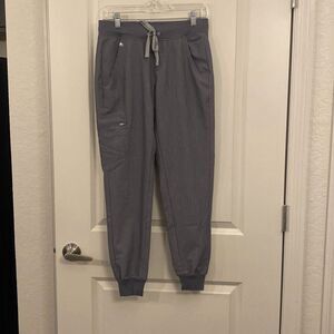 Figs scrubs, joggers, size XS￼